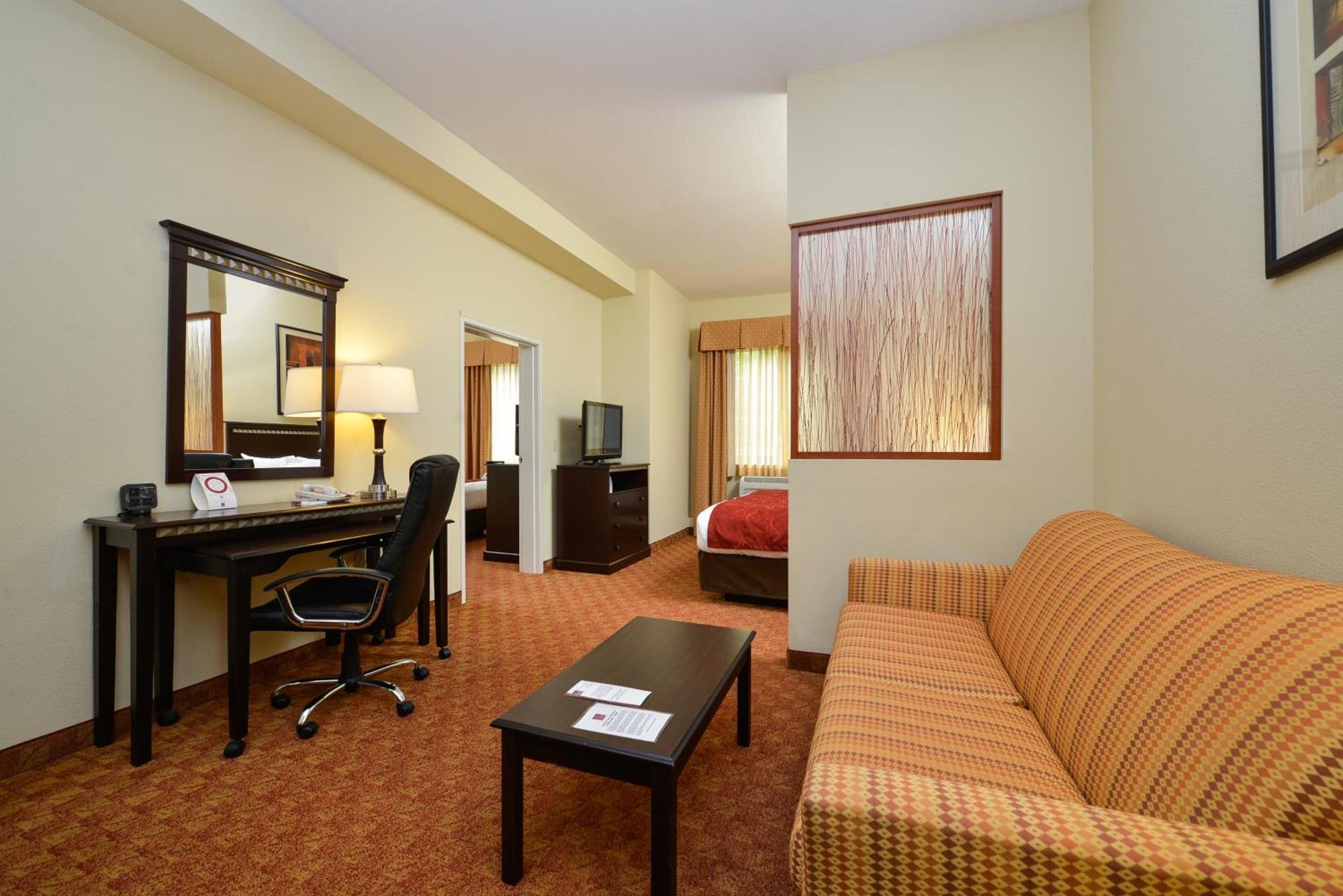 Comfort Suites Юджин Экстерьер фото